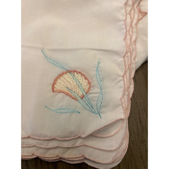 Embroidered Seashell & Seaweed Design Tablecloth With 8 Matching Napkins Set Obl - Picture 2 of 8